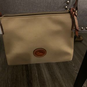 Dooney & Bourke crossbody excellent